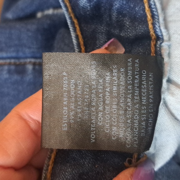 DISTRESSED JEANS - Picture 7 of 7